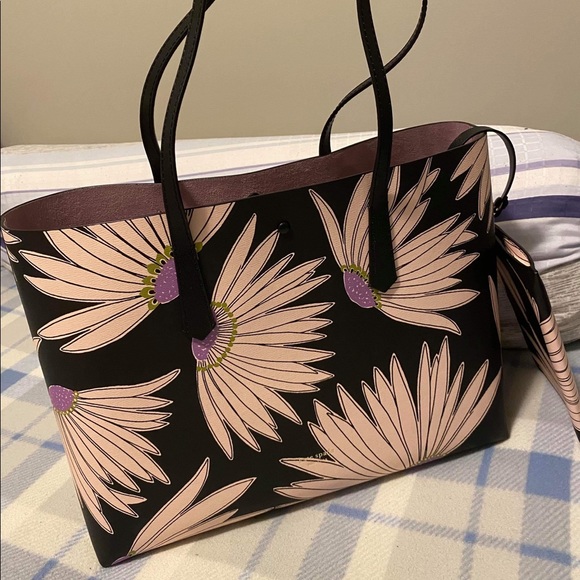 Kate Spade Molly Ring Flower Large Tote - Picture 6 of 8